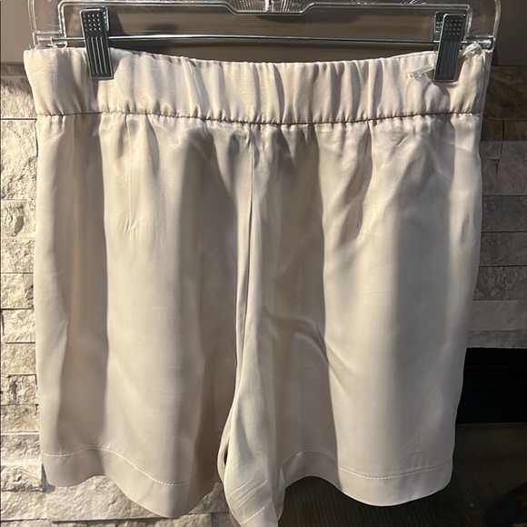 Zara Light Beige Relaxed Fit Sateen Shorts size Medium - Picture 7 of 8